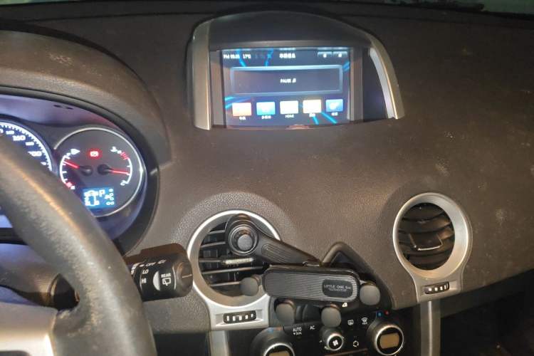 Used Renault Koleos 2014 Revised Version 2.0L Two-Wheel Drive Fashion Edition Audio And AC Panel