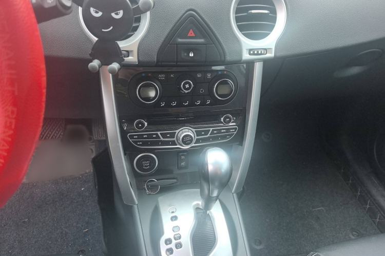 Used Renault Koleos 2014 2.0L Two-Wheel Drive Fashion Edition Audio And AC Panel