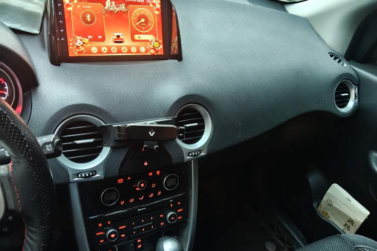 Used Renault Koleos 2014 2.0L Two-Wheel Drive Fashion Edition Audio And AC Panel