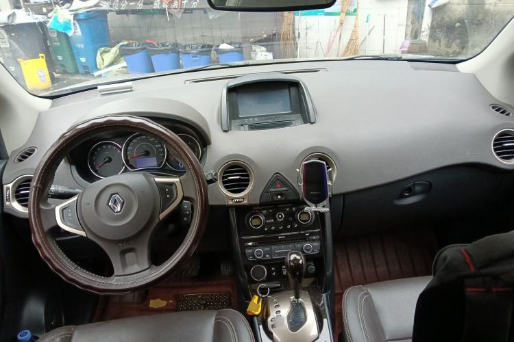 Used Renault Koleos 2014 2.5L Four-Wheel Drive Luxury Edition Center Console