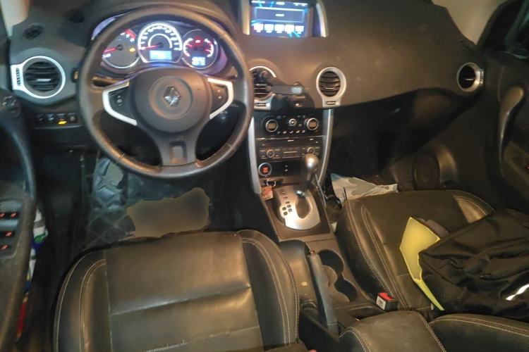 Used Renault Koleos 2014 Revised Version 2.0L Two-Wheel Drive Fashion Edition Center Console
