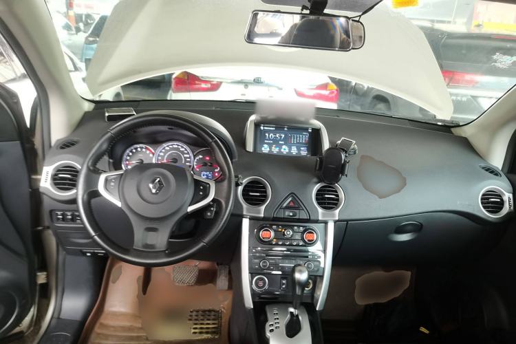 Used Renault Koleos 2014 Revised Version 2.0L Two-Wheel Drive Fashion Edition Center Console
