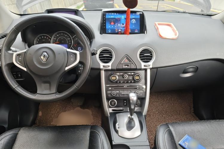 Used Renault Koleos 2014 Revised Version 2.0L Two-Wheel Drive Fashion Edition Center Console