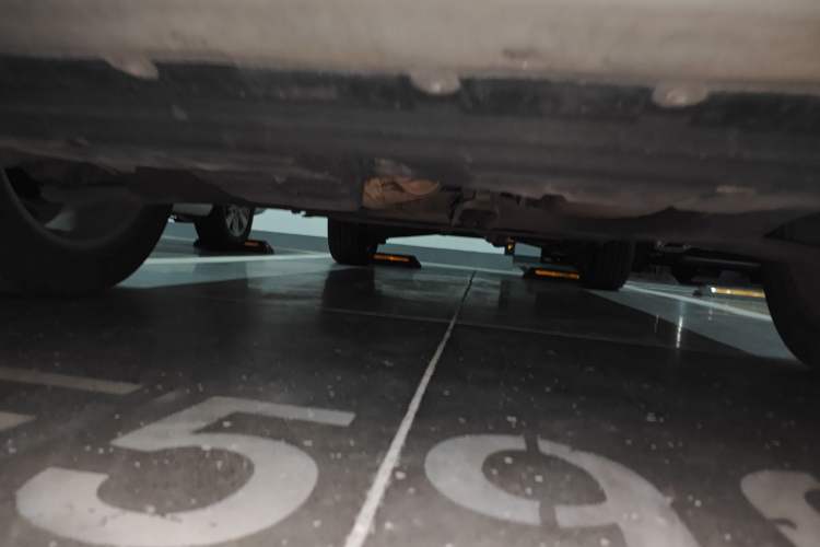 Used Renault Koleos 2014 2.5L 4x4 Comfort Edition Chassis Front