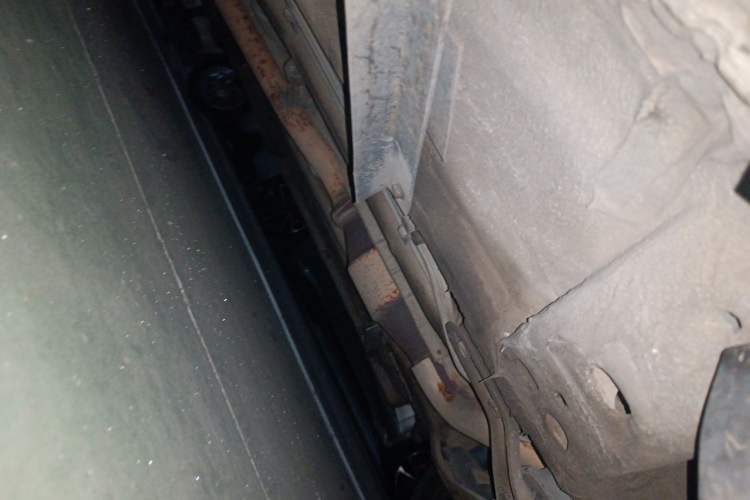 Used Renault Koleos 2014 2.5L 4x4 Comfort Edition Chassis Front Right