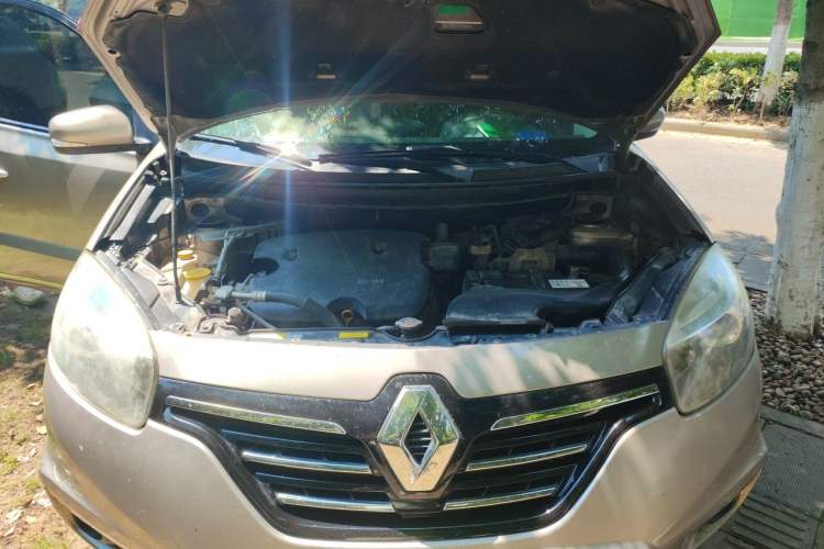 Used Renault Koleos 2014 2.0L Two-Wheel Drive Comfort Edition Engine Bay