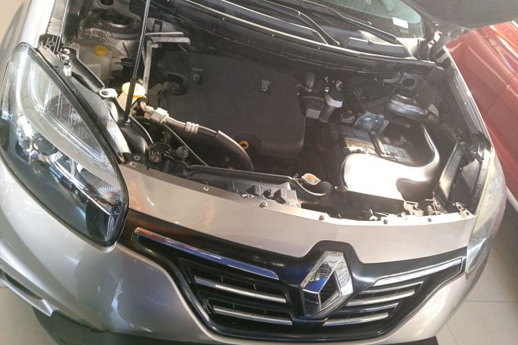 Used Renault Koleos 2014 2.0L Two-Wheel Drive Comfort Edition Engine Bay