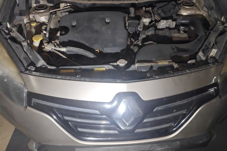 Used Renault Koleos 2014 Revised Version 2.0L Two-Wheel Drive Fashion Edition Engine Bay