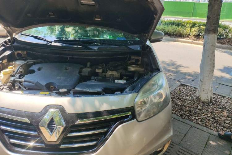 Used Renault Koleos 2014 2.0L Two-Wheel Drive Comfort Edition Engine Bay Left