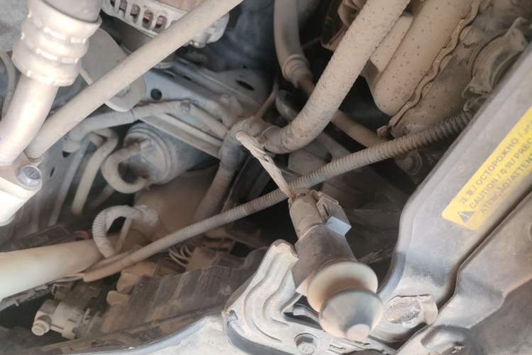 Used Renault Koleos 2014 2.0L Two-Wheel Drive Comfort Edition Engine Bay Left