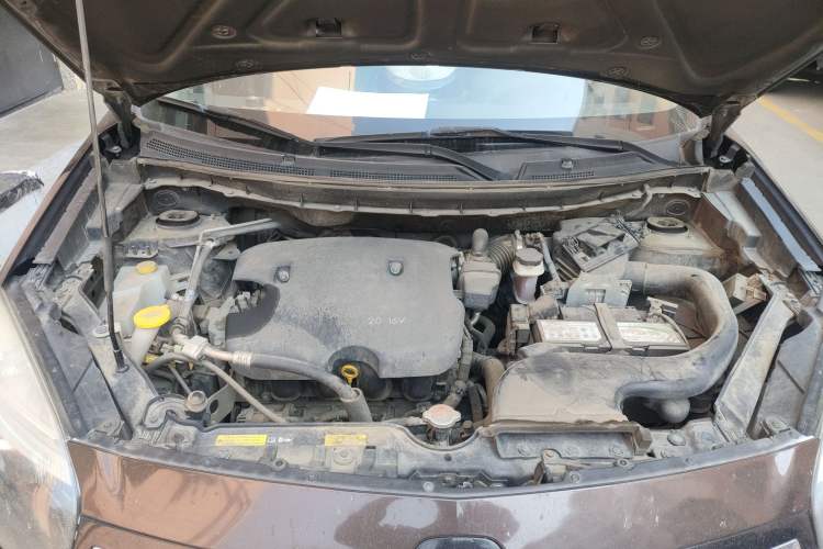 Used Renault Koleos 2014 2.0L Two-Wheel Drive Comfort Edition Engine Bay