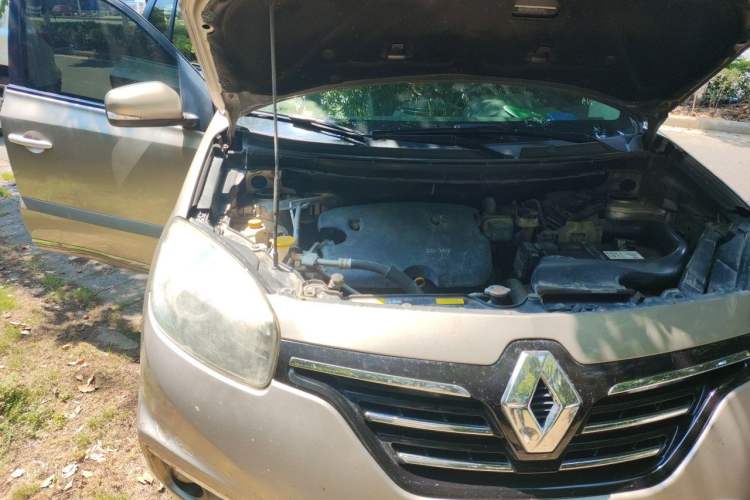 Used Renault Koleos 2014 2.0L Two-Wheel Drive Comfort Edition Engine Bay Right
