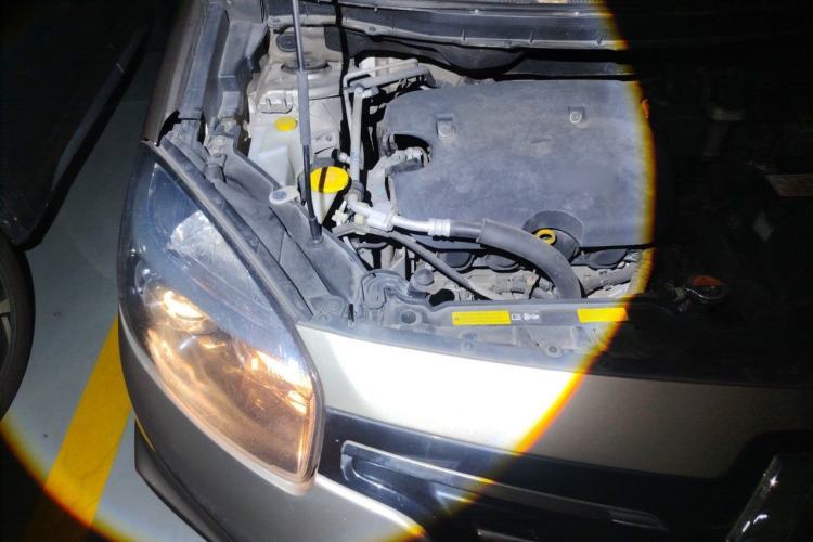 Used Renault Koleos 2014 Revised Version 2.0L Two-Wheel Drive Fashion Edition Engine Bay Right