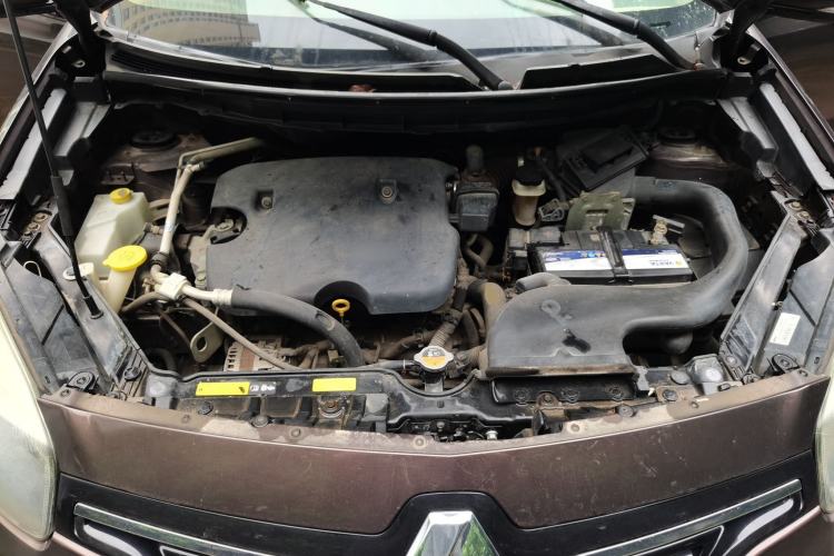 Used Renault Koleos 2014 Revised Version 2.0L Two-Wheel Drive Fashion Edition Engine Bay