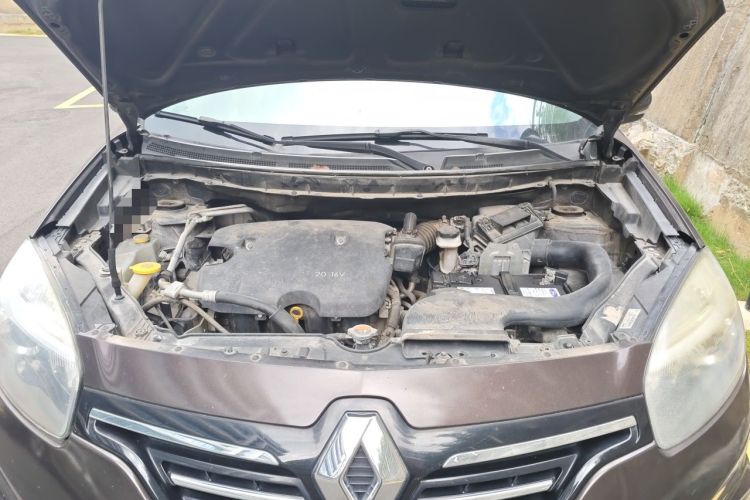 Used Renault Koleos 2014 Revised Version 2.0L Two-Wheel Drive Fashion Edition Engine Bay