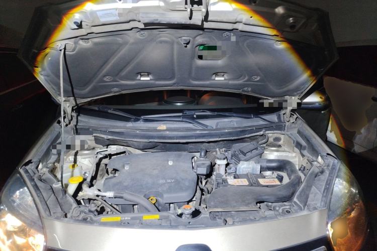 Used Renault Koleos 2014 Revised Version 2.0L Two-Wheel Drive Fashion Edition Engine Bay