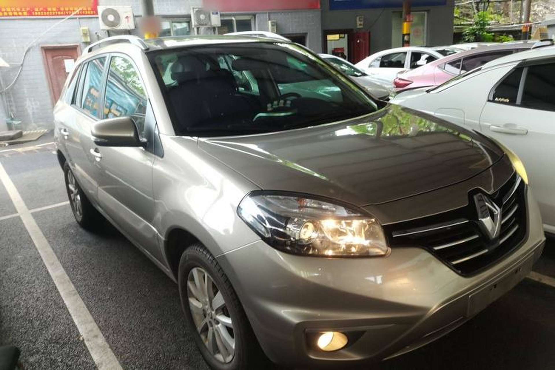 Used Renault Koleos 2014 Revised Version 2.0L Two-Wheel Drive Fashion Edition Front Right 45 Deg