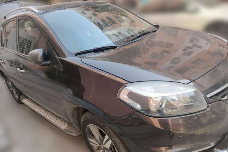 Used Renault Koleos 2014 2.0L Two-Wheel Drive Comfort Edition Front Right 45 Deg
