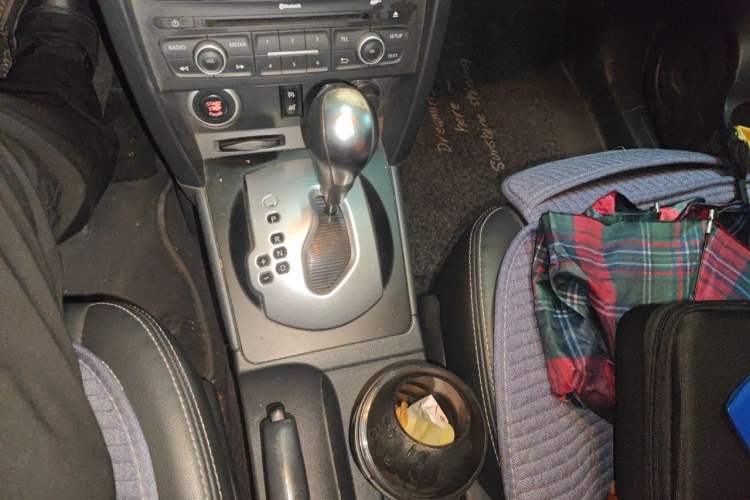 Used Renault Koleos 2014 Revised Version 2.0L Two-Wheel Drive Standard Edition Gear Lever