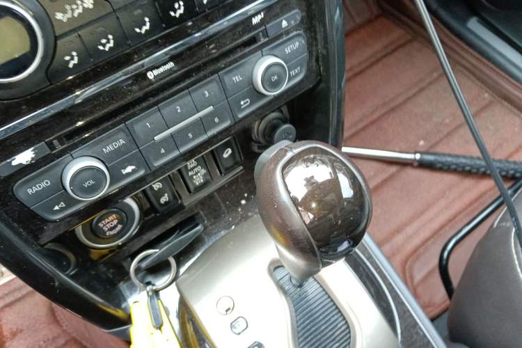 Used Renault Koleos 2014 2.5L Four-Wheel Drive Luxury Edition Gear Lever