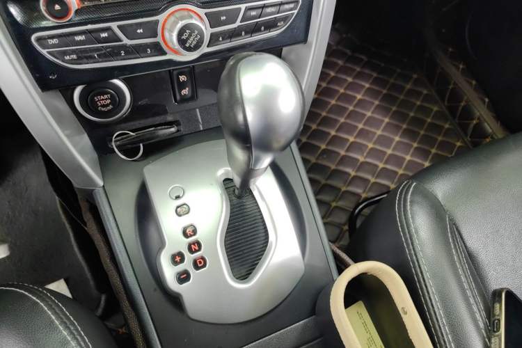 Used Renault Koleos 2014 Revised Version 2.0L Two-Wheel Drive Fashion Edition Gear Lever