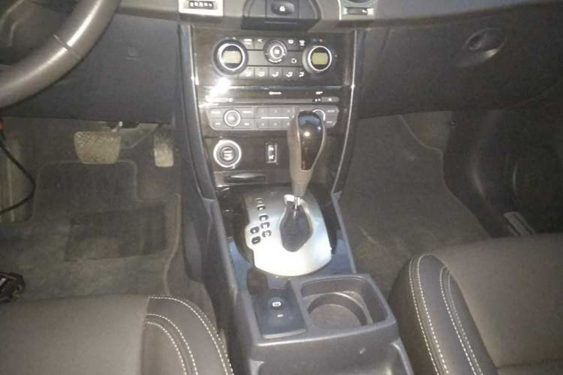 Used Renault Koleos 2014 2.0L Two-Wheel Drive Comfort Edition Gear Lever