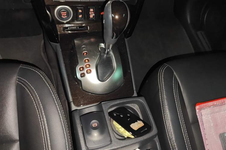 Used Renault Koleos 2014 2.5L 4x4 Comfort Edition Gear Lever