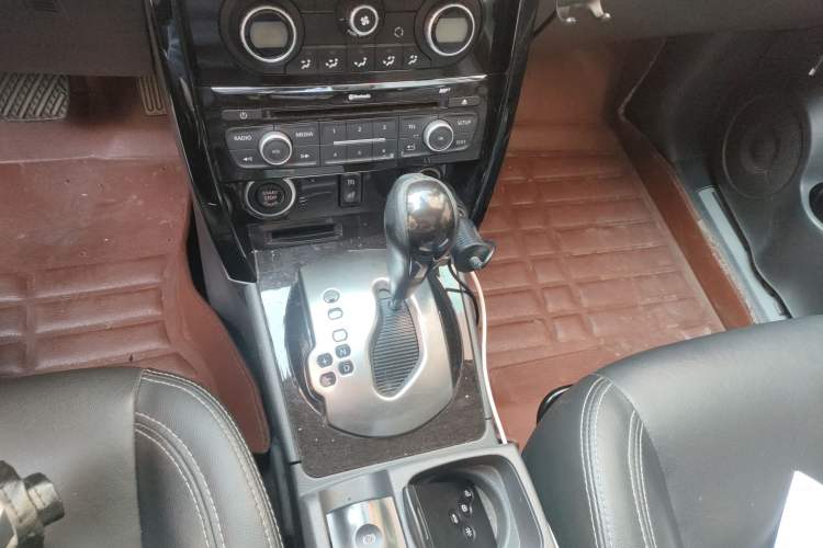Used Renault Koleos 2014 2.0L Two-Wheel Drive Comfort Edition Gear Lever