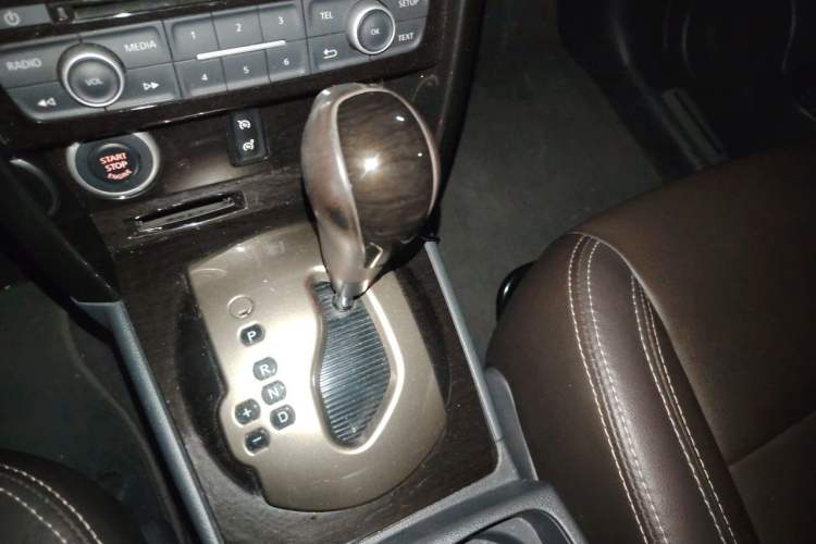 Used Renault Koleos 2014 Revised Version 2.0L Two-Wheel Drive Fashion Edition Gear Lever