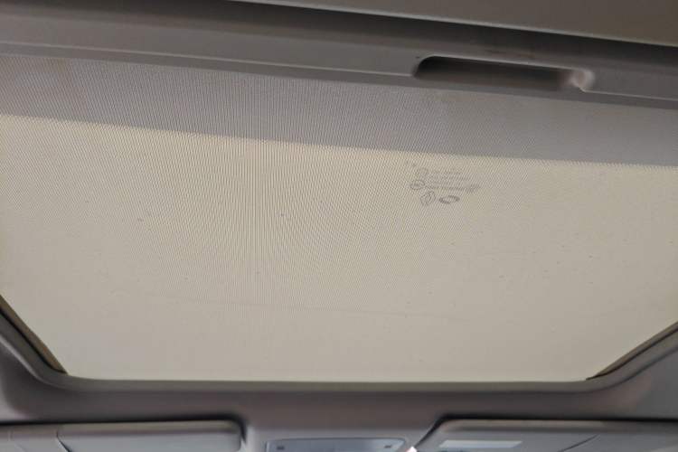 Used Renault Koleos 2014 Revised Version 2.0L Two-Wheel Drive Fashion Edition Headliner