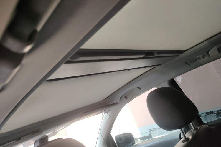 Used Renault Koleos 2014 2.0L Two-Wheel Drive Comfort Edition Headliner