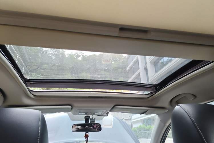 Used Renault Koleos 2014 Revised Version 2.0L Two-Wheel Drive Fashion Edition Headliner