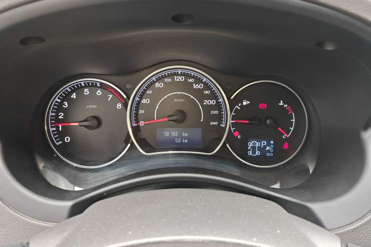 Used Renault Koleos 2014 Revised Version 2.5L Two-Wheel Drive Comfort Edition Instrument Cluster