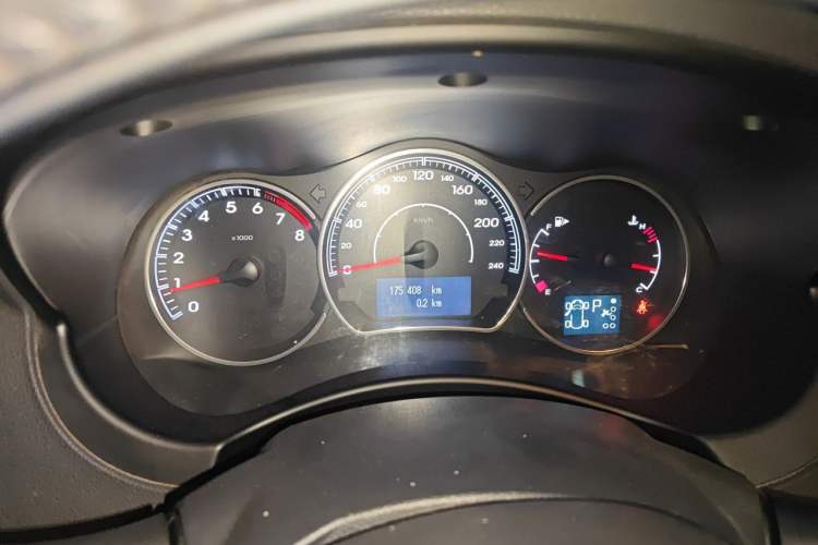 Used Renault Koleos 2014 Revised Version 2.0L Two-Wheel Drive Standard Edition Instrument Cluster