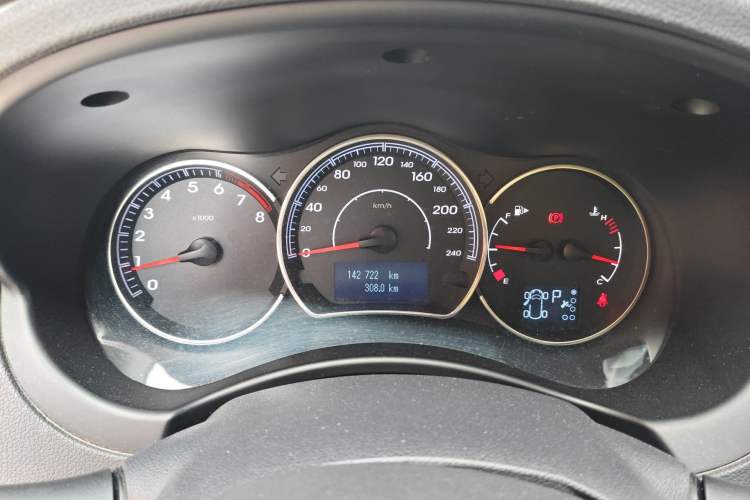 Used Renault Koleos 2014 Revised Version 2.0L Two-Wheel Drive Fashion Edition Instrument Cluster
