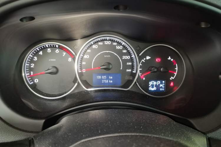 Used Renault Koleos 2014 Revised Version 2.0L Two-Wheel Drive Fashion Edition Instrument Cluster
