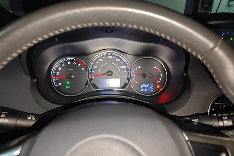 Used Renault Koleos 2014 2.5L 4x4 Comfort Edition Instrument Cluster