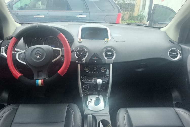 Used Renault Koleos 2014 2.0L Two-Wheel Drive Fashion Edition Interior 2