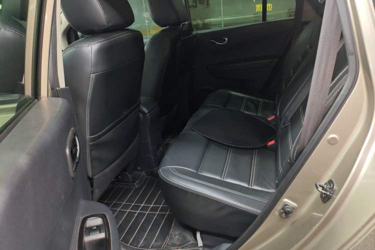 Used Renault Koleos 2014 Revised Version 2.5L Two-Wheel Drive Comfort Edition Interior 4
