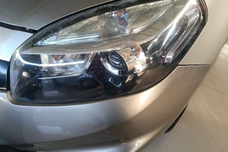 Used Renault Koleos 2014 2.0L Two-Wheel Drive Comfort Edition Left Front Headlight