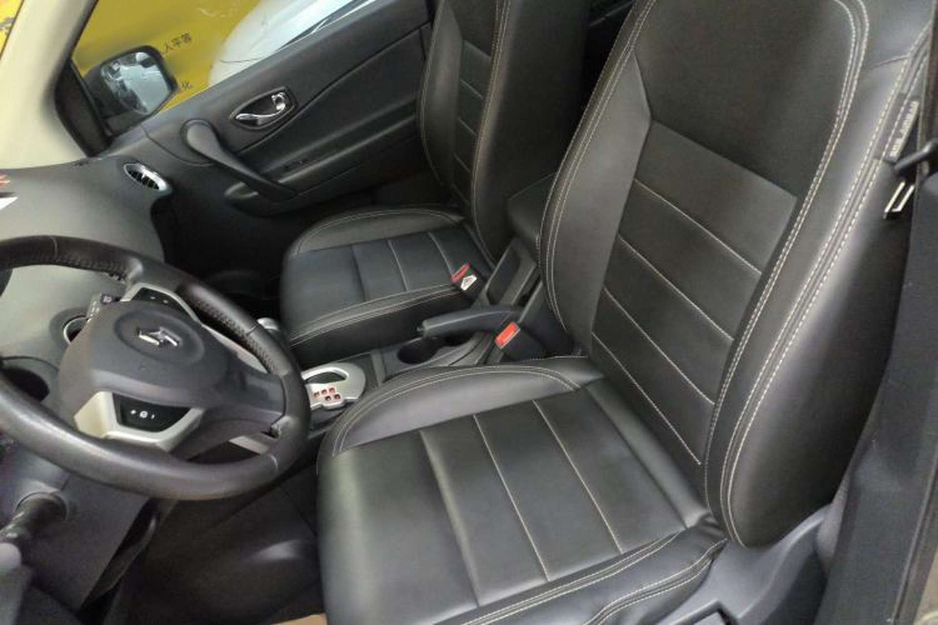Used Renault Koleos 2014 Revised Version 2.0L Two-Wheel Drive Fashion Edition Left Front Seat