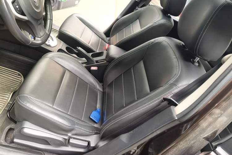 Used Renault Koleos 2014 Revised Version 2.0L Two-Wheel Drive Fashion Edition Left Front Seat