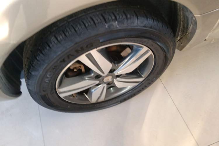 Used Renault Koleos 2014 2.0L Two-Wheel Drive Comfort Edition Left Front Wheel Hub