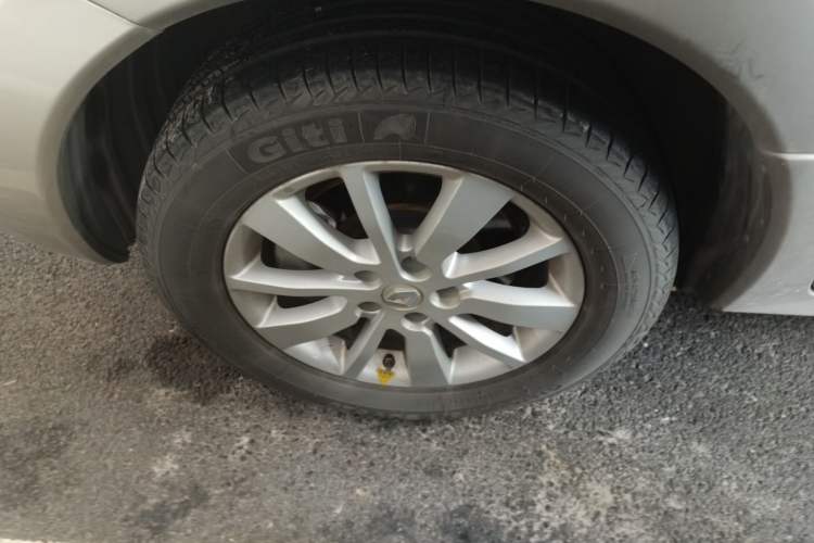 Used Renault Koleos 2014 Revised Version 2.0L Two-Wheel Drive Fashion Edition Left Front Wheel Hub