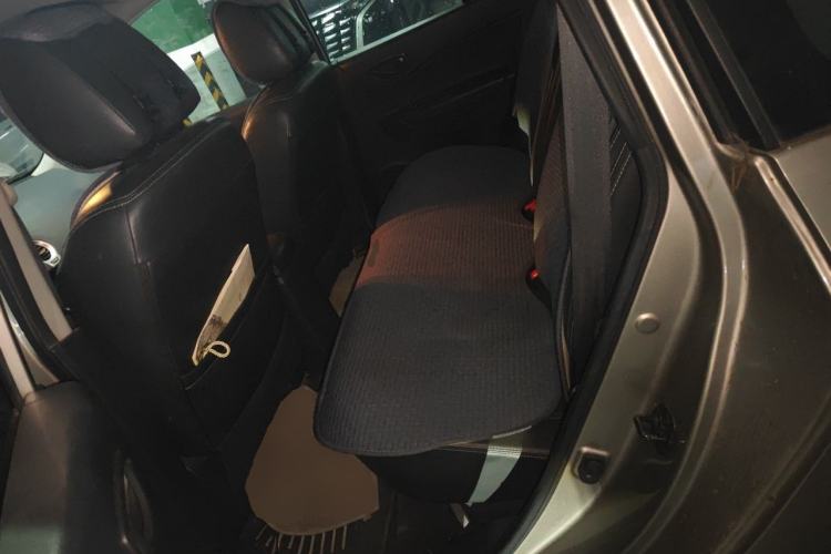 Used Renault Koleos 2014 Revised Version 2.0L Two-Wheel Drive Standard Edition Left Rear Seat