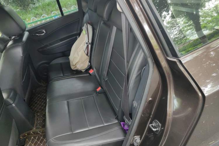 Used Renault Koleos 2014 Revised Version 2.0L Two-Wheel Drive Fashion Edition Left Rear Seat