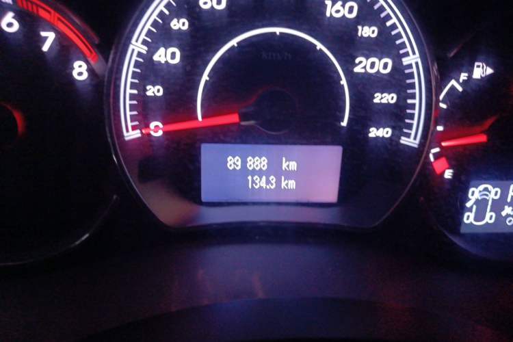Used Renault Koleos 2014 2.5L 4x4 Comfort Edition Odometer Close Up