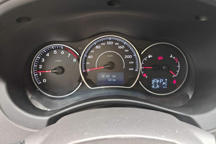 Used Renault Koleos 2014 Revised Version 2.5L Two-Wheel Drive Comfort Edition Odometer Close Up