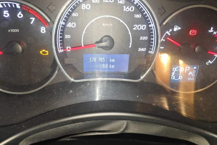 Used Renault Koleos 2014 Revised Version 2.0L Two-Wheel Drive Fashion Edition Odometer Close Up
