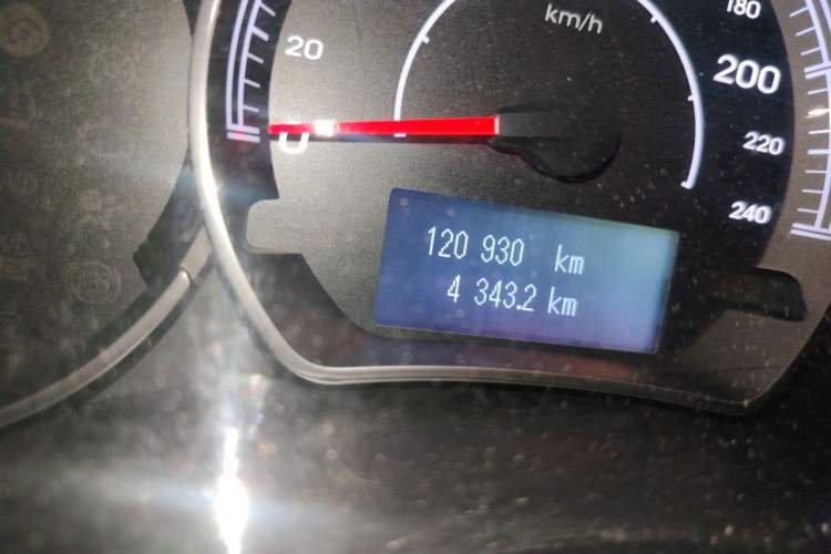 Used Renault Koleos 2014 Revised Version 2.0L Two-Wheel Drive Fashion Edition Odometer Close Up